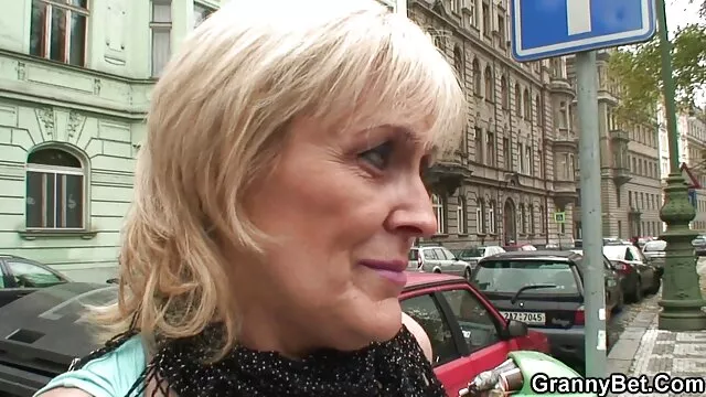 Sexy morena perra porno en español completo