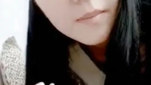 Konoha consigue que dos hombres estimulen porno lenguaje español sus peludos agujeros de amor