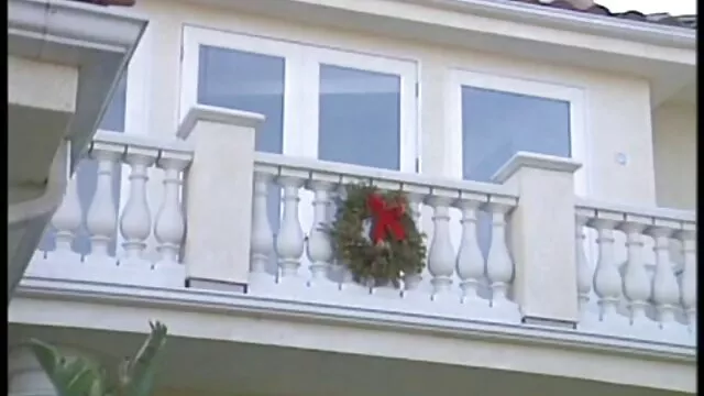 El sexo en la piscina siempre vídeos hentai en español es tan húmedo