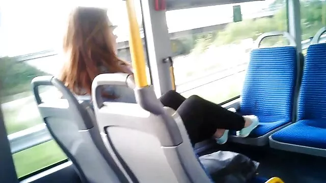 Adorable joven negra chupa la polla porno español latino gratis blanca de un anciano