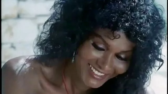 19yo porno en espanol latino frota peludo COÑO con bragas en 1