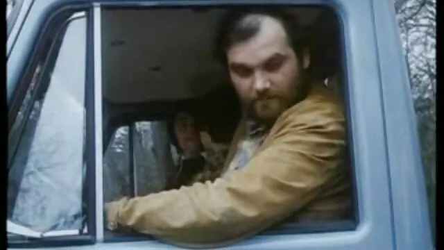 El padrastro furtivo golpea a porno español gratis su hijastra Jaye