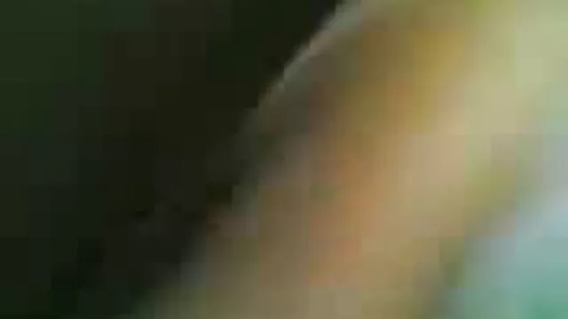 Morena porno hablado al español usa consolador y chorros