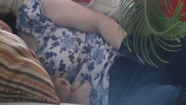 Linda chica en falda peliculas porno español torrent roja