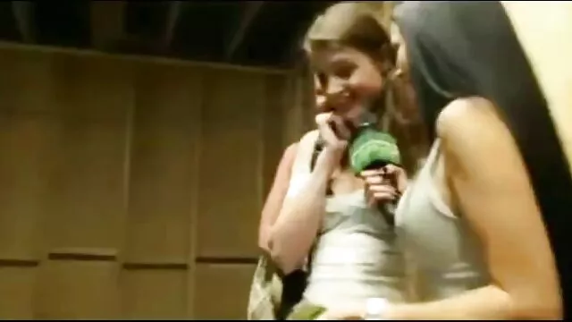 Ella esta haciendo lo mejor videos orno español